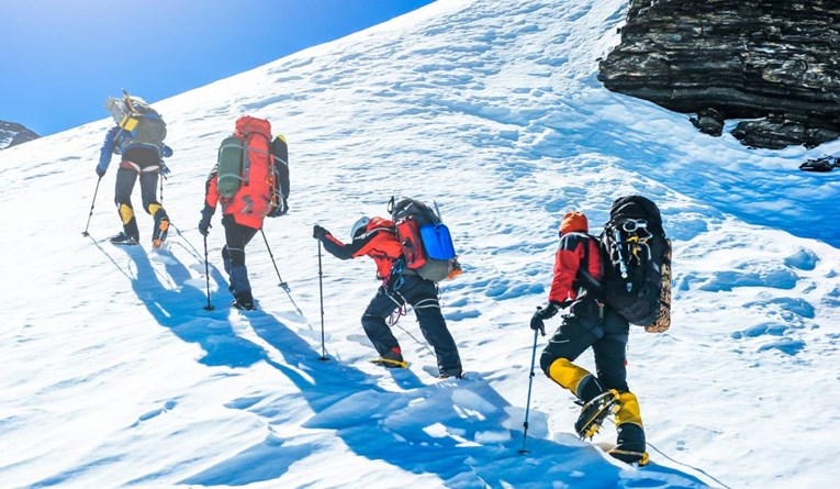 Na Everestu sve opasnije zbog velikih gužvi. Jučer poginula trojica planinara